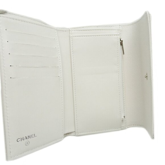 CHANEL White Caviar Leather Wallet - Picture 5 of 10